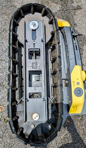 Yarbo right side track