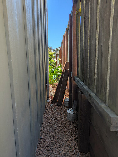 UnattachedFence