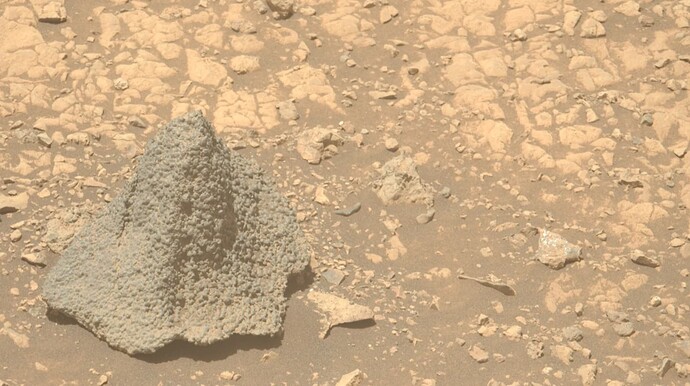 камень марс