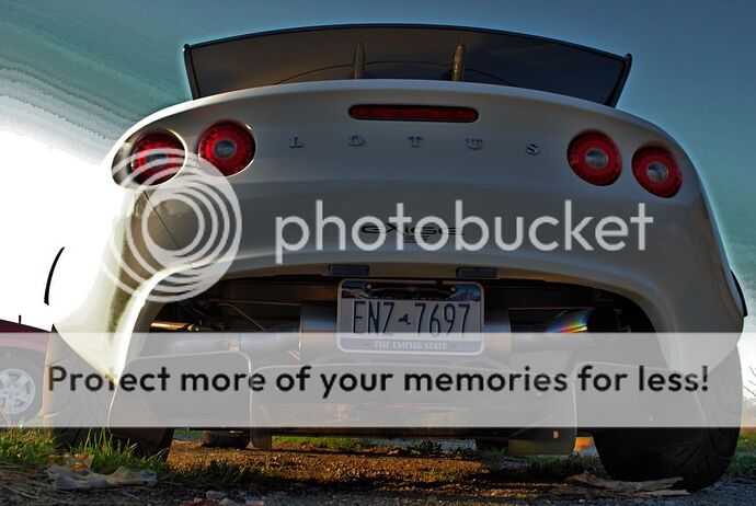 http://i5.photobucket.com/albums/y179/akarandomhero4/lotus057.jpg