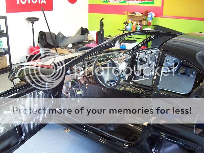 http://i160.photobucket.com/albums/t167/llorentz/NYSpeed/91MR2/100_1735.jpg