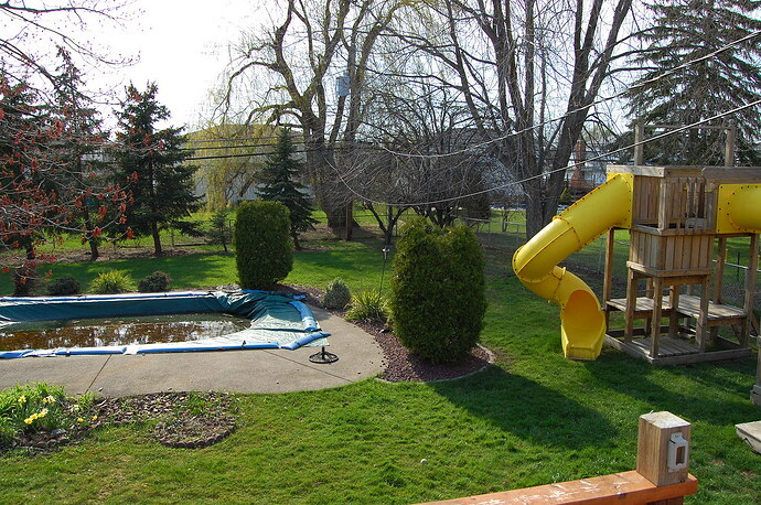 http://farm4.static.flickr.com/3307/3473695125_bf346a84b2_b.jpg
