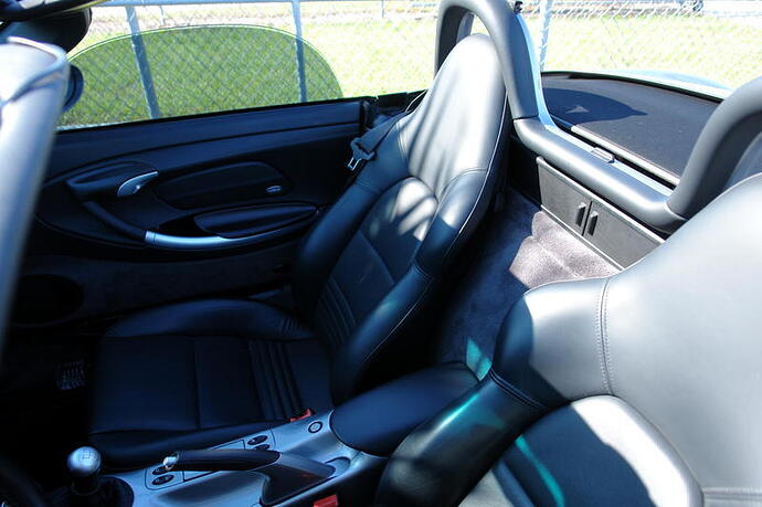 http://www.pelicanparts.com/swapmeet_pics/Rennsport3/Pic1121.jpg