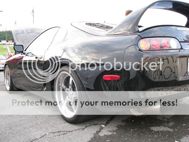http://i15.photobucket.com/albums/a364/superium/08%20car%20pics/IMG_1536.jpg