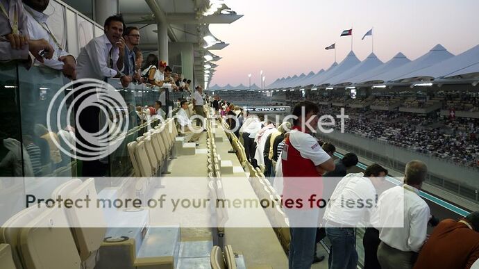 http://i579.photobucket.com/albums/ss234/Eshyn/Abu%20Dhabi/P1000914.jpg