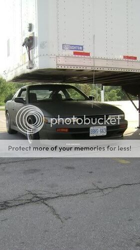 http://i61.photobucket.com/albums/h58/konvokiller/underatruck-1.jpg