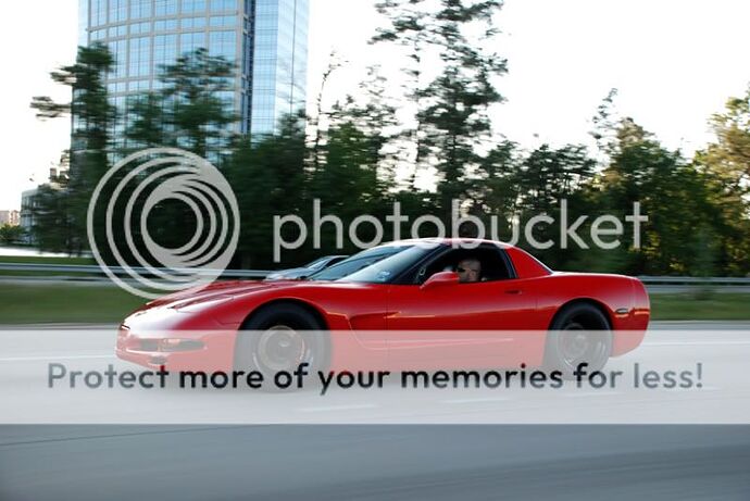 http://i22.photobucket.com/albums/b316/TransAmJ/Rollinredvette5.jpg