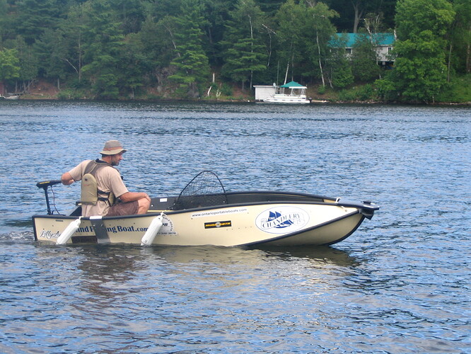 http://www.blindfishingboat.com/wp-content/uploads/2009/02/lawrence-pulling-up-to-dock1.jpg