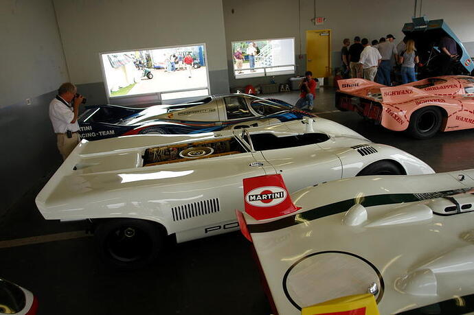 http://www.pelicanparts.com/swapmeet_pics/Rennsport3/Pic219.jpg