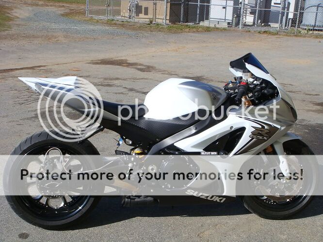 http://i221.photobucket.com/albums/dd299/srt8chick/DSC02197.jpg