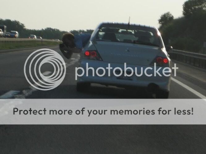 http://i4.photobucket.com/albums/y133/naaby2687/watkins%20glen/picture184.jpg