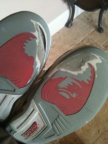http://www.mevsmj.com/wp-content/uploads/2011/01/wornoutjordans.jpg