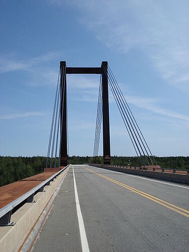 http://upload.wikimedia.org/wikipedia/commons/thumb/b/be/Route_de_la_Baie_James1.JPG/450px-Route_de_la_Baie_James1.JPG
