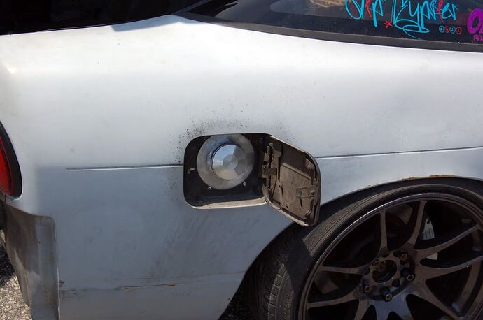 http://i24.photobucket.com/albums/c28/punxva/DSC_0003-17.jpg