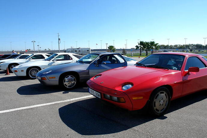 http://www.pelicanparts.com/swapmeet_pics/Rennsport3/Pic1162.jpg