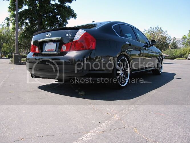 http://i195.photobucket.com/albums/z108/bavarian06/m45/chloe_5.jpg