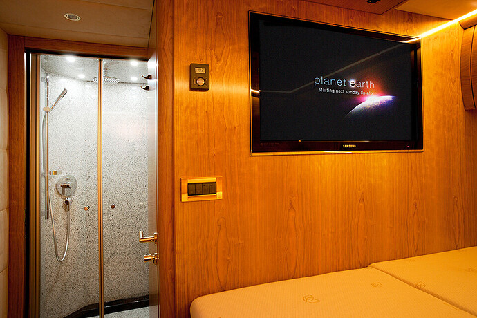 http://theawesomer.com/photos/2014/03/mercedes_benz_zetros_2733_10.jpg