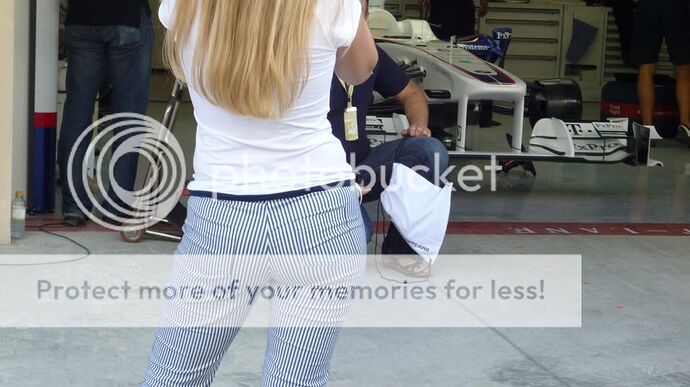 http://i579.photobucket.com/albums/ss234/Eshyn/Abu%20Dhabi/P1000825.jpg