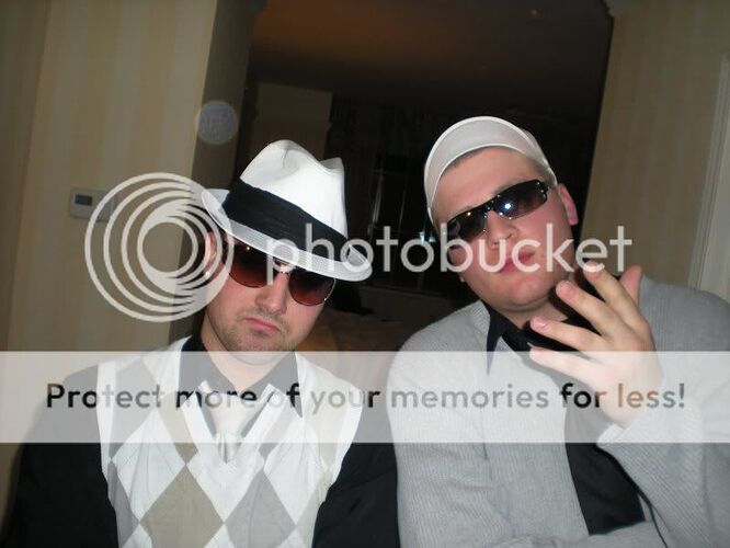 http://i28.photobucket.com/albums/c204/bobbyg1243/DSCN0304.jpg