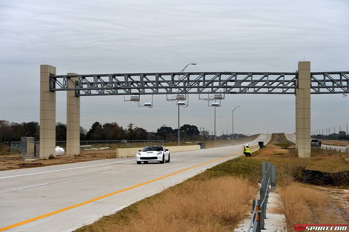 http://www.gtspirit.com/wp-content/gallery/gallery-chevrolet-corvette-stingray-hpe600-200mph/hennessey-corvette-toll-road-13.jpg
