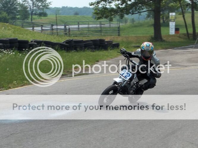 http://i5.photobucket.com/albums/y196/wherermykeys/Pitbikes/ronnieexit.jpg