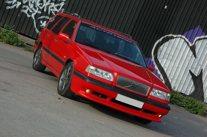 http://static.cargurus.com/images/site/2008/01/06/09/32/1997_volvo_850_4_dr_r_turbo_wagon-pic-33349.jpeg