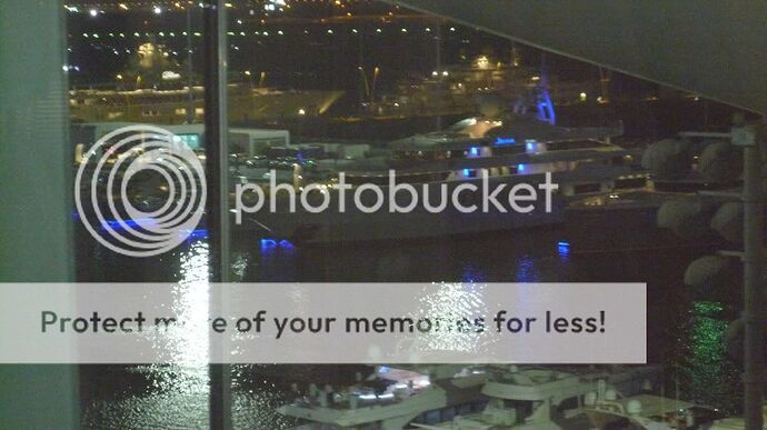 http://i579.photobucket.com/albums/ss234/Eshyn/Abu%20Dhabi/P1000542.jpg