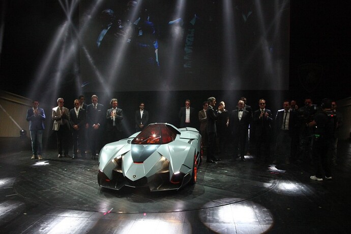 http://images.thecarconnection.com/lrg/lamborghini-egoista-reveal--with-stephan-winkelmann-alter-de-silva-and-vw-design-team_100427051_l.jpg