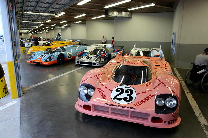 http://www.pelicanparts.com/swapmeet_pics/Rennsport3/Pic981.jpg