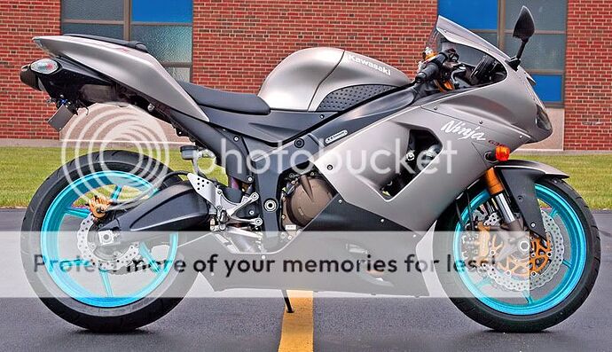 http://i47.photobucket.com/albums/f151/SpeedingHatch/maybeblue.jpg