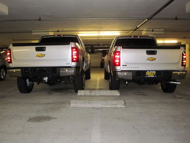 http://i162.photobucket.com/albums/t252/tjZ06/NewTruck/IMG_0607.jpg