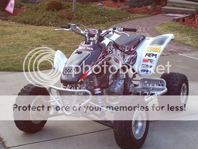 http://i247.photobucket.com/albums/gg154/Smokindiesel_1996/2003400ex18.jpg