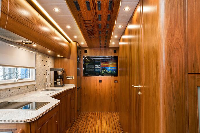 http://theawesomer.com/photos/2014/03/mercedes_benz_zetros_2733_9.jpg