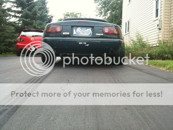 http://img.photobucket.com/albums/v654/Minglor/LS1%20Miata/e34b53a9.jpg