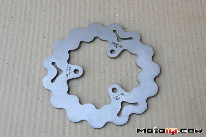 http://photos.motoiq.com/Altermotive/Project-Vehicles/Project-Aprilia-SR50/IMG8767/726238861_WC4hf-L.jpg