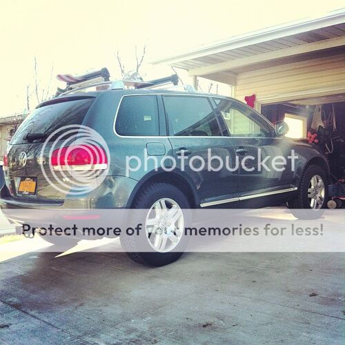 http://i553.photobucket.com/albums/jj385/JonnyKrud/04523A24-418E-431F-AC60-6C432D04940F-747-00000106B3401711.jpg