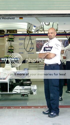 http://i579.photobucket.com/albums/ss234/Eshyn/Abu%20Dhabi/P1000829.jpg