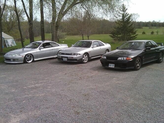 http://i156.photobucket.com/albums/t18/slide_junkie/Toyota%20Soarer/IMG00333-20100424-1544.jpg