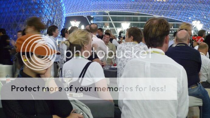 http://i579.photobucket.com/albums/ss234/Eshyn/Abu%20Dhabi/P1000933.jpg