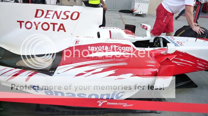 http://i579.photobucket.com/albums/ss234/Eshyn/Abu%20Dhabi/P1000847.jpg