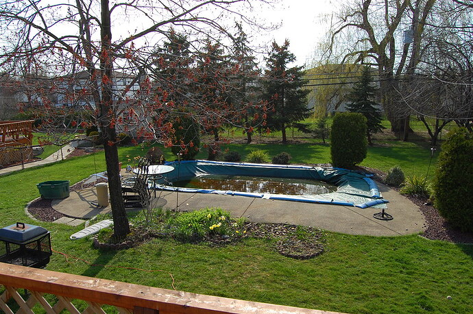 http://farm4.static.flickr.com/3341/3474502922_7e5a754ced_b.jpg