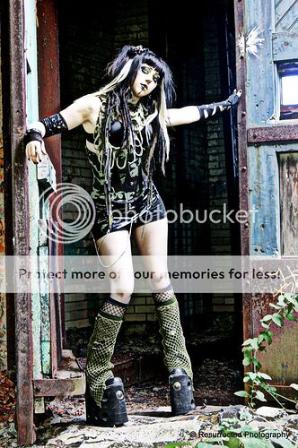 http://i1247.photobucket.com/albums/gg629/ResurrectedPhoto/People/AMY/12.jpg