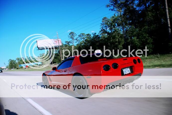 http://i22.photobucket.com/albums/b316/TransAmJ/Rollinredvette2.jpg