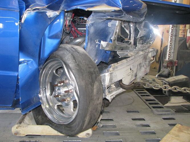 http://i921.photobucket.com/albums/ad51/starfirelzf/wreck/IMG_2108.jpg