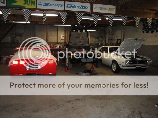 http://img.photobucket.com/albums/v123/gearhead313/garage.jpg