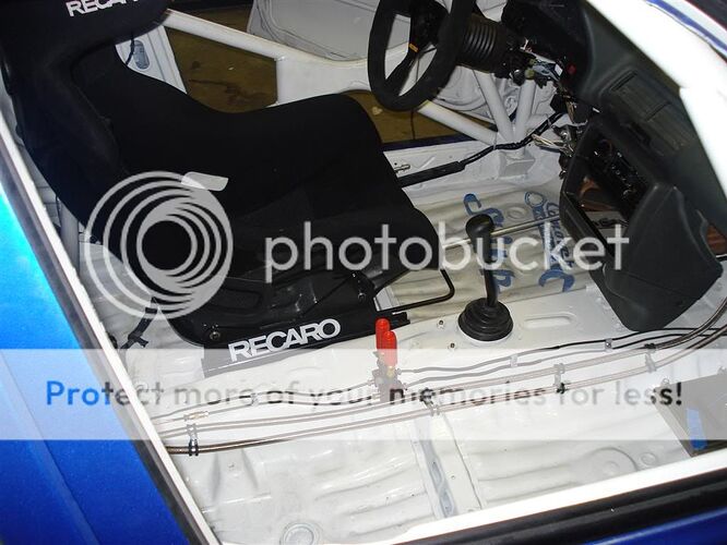 http://i525.photobucket.com/albums/cc336/cbshipp/Civic%20Build/DSC02017Large.jpg
