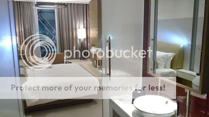 http://i579.photobucket.com/albums/ss234/Eshyn/Abu%20Dhabi/P1000552.jpg