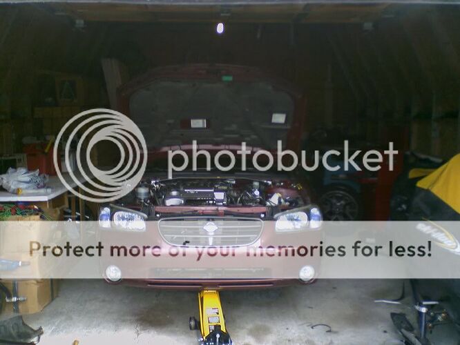 http://i204.photobucket.com/albums/bb101/Puddincole/CarJack.jpg