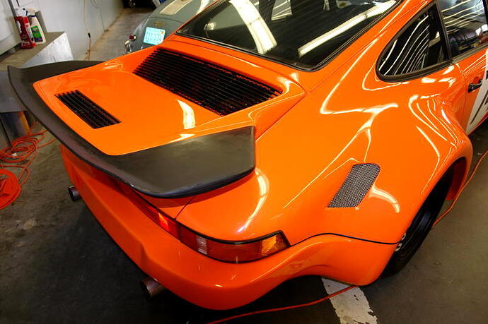 http://www.pelicanparts.com/swapmeet_pics/Rennsport3/Pic1335.jpg