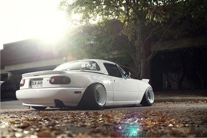 http://stunnrstatus.files.wordpress.com/2010/10/miata.jpg